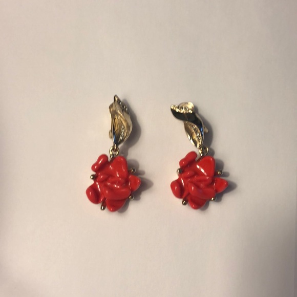 Oscar de la Renta Jewelry - Oscar de la Renta floral clip back earrings